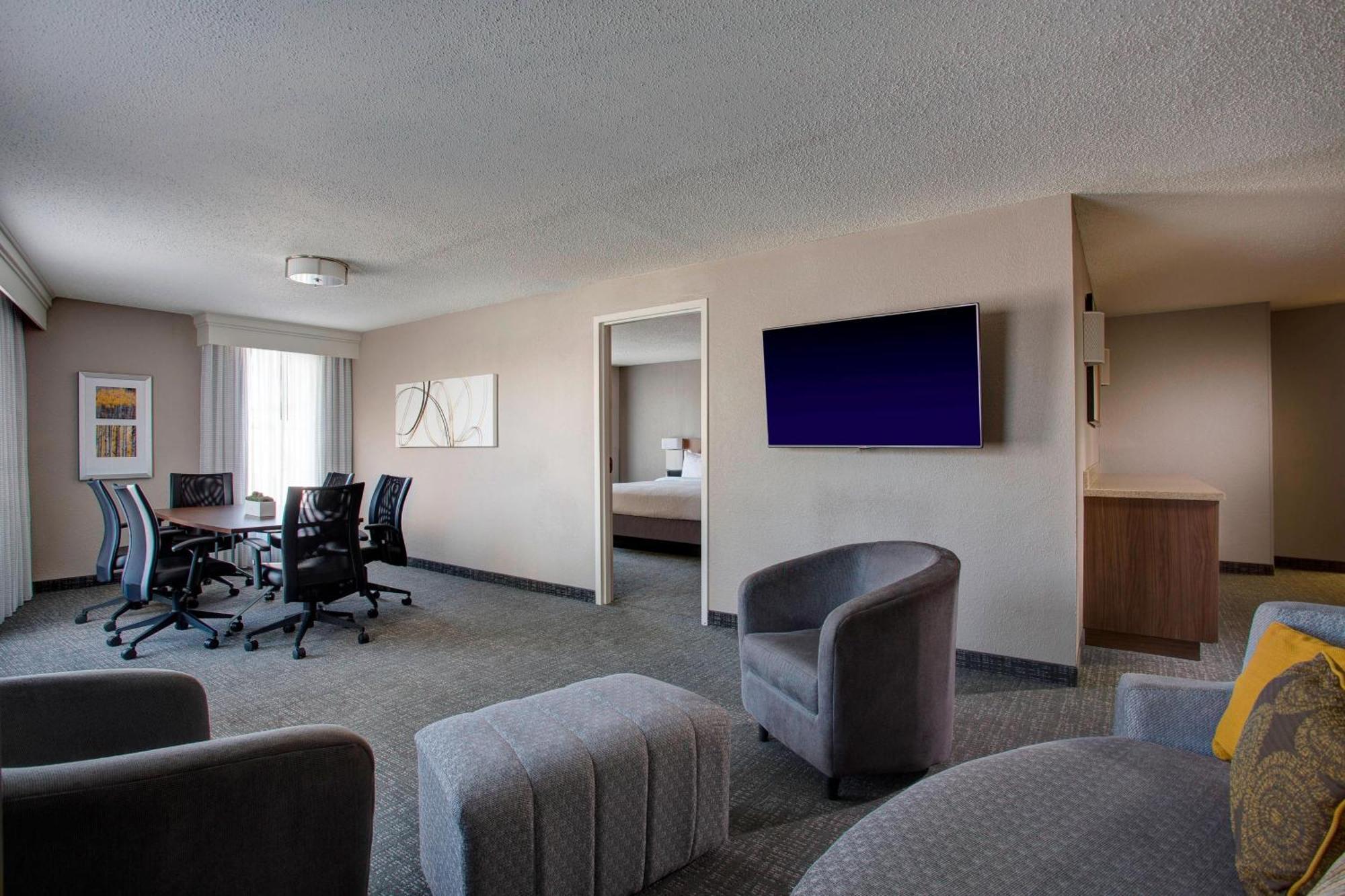 Courtyard By Marriott Warehouse Arts District Hotel New Orleans